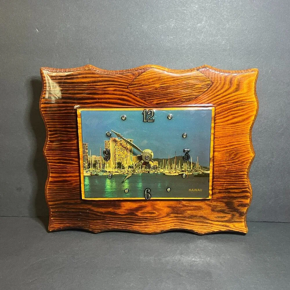 Vintage Lacquered Wood Hawaii Marina Battery Operated Analog Wall Clock 9 x 11